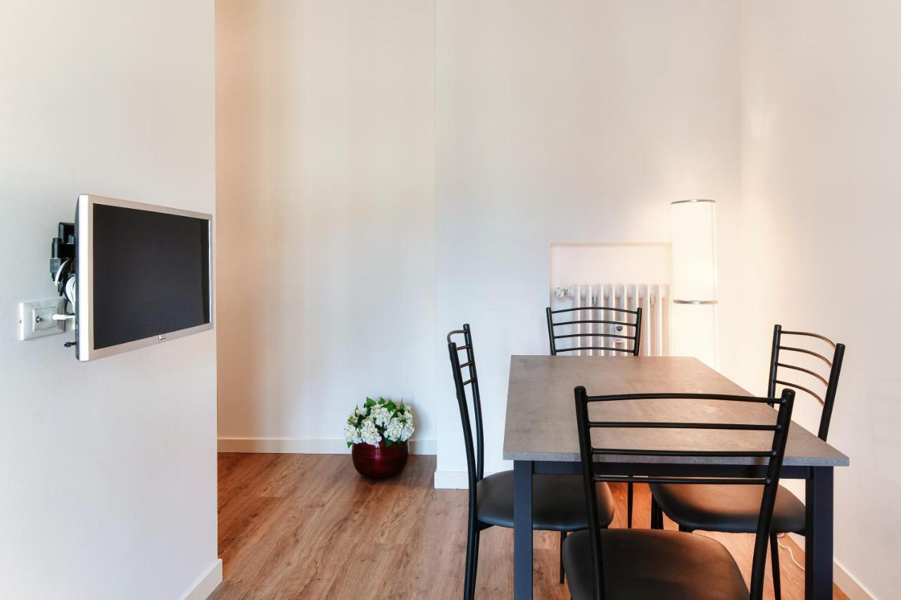 코모 Joivy Superb Flat With Balcony 아파트 외부 사진